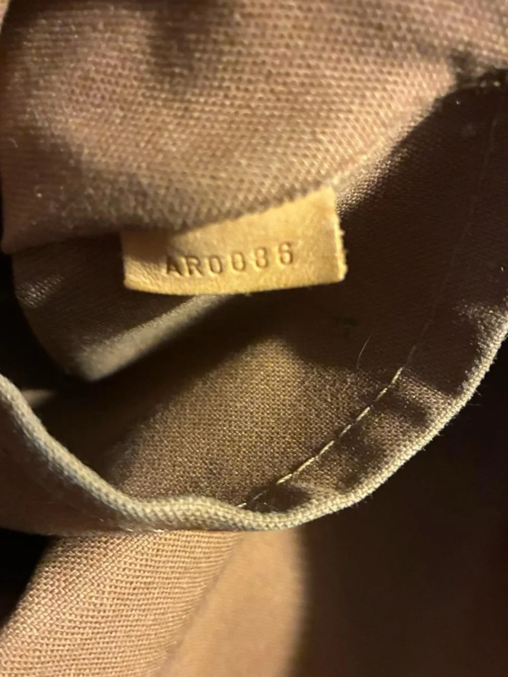 Authentic LOUIS VUITTON Lockit Horizontal Monogram Canvas Tote bag